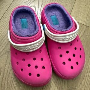 Crocs Kids Pink Clogs c12 with fuzzy lining